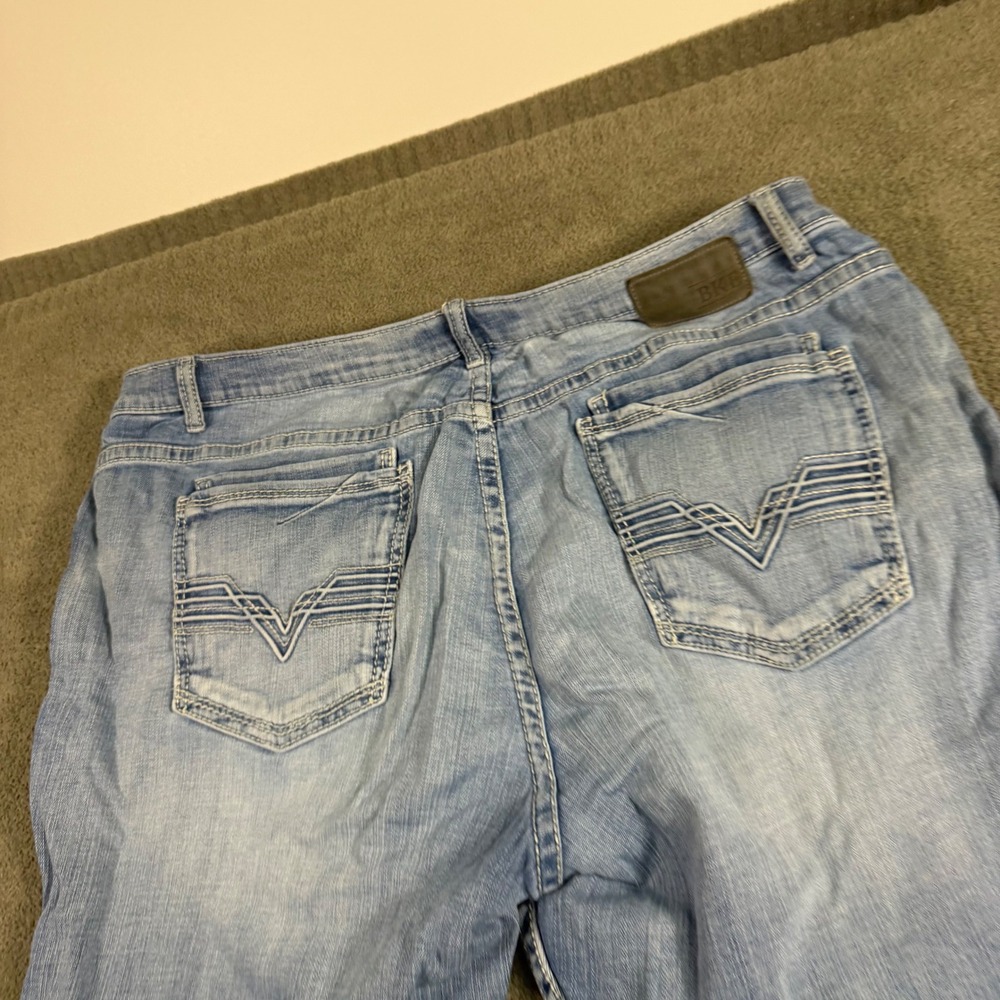 BKE Tyler Mens Light Wash Straight Leg Denim Jeans 42L Embroidered Pockets
